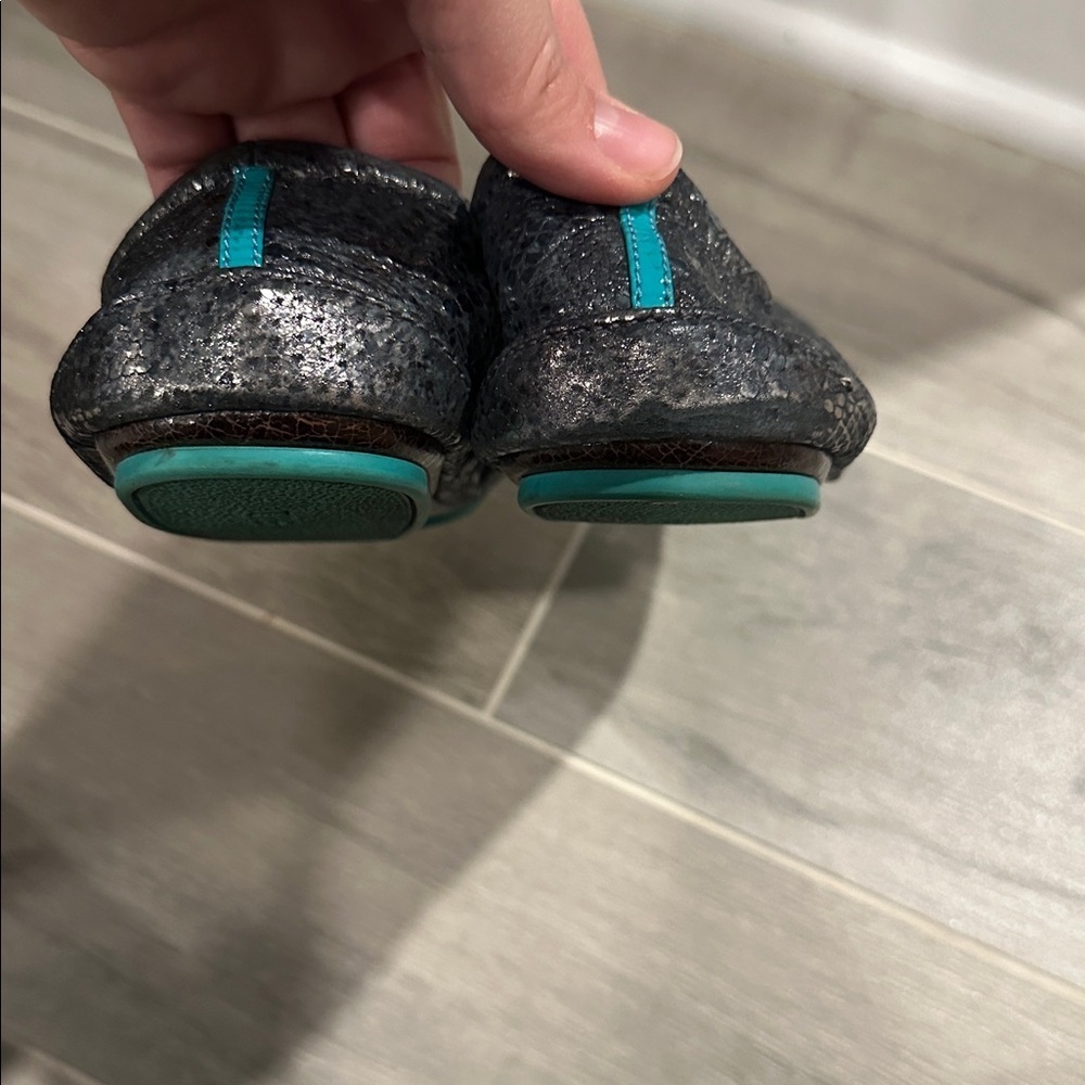 Tieks Drago Silver Metallic Ballet Flats Size 11 - Picture 7 of 9